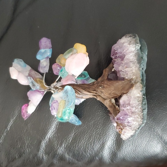 Gemstone Tree - Picture 5 of 5
